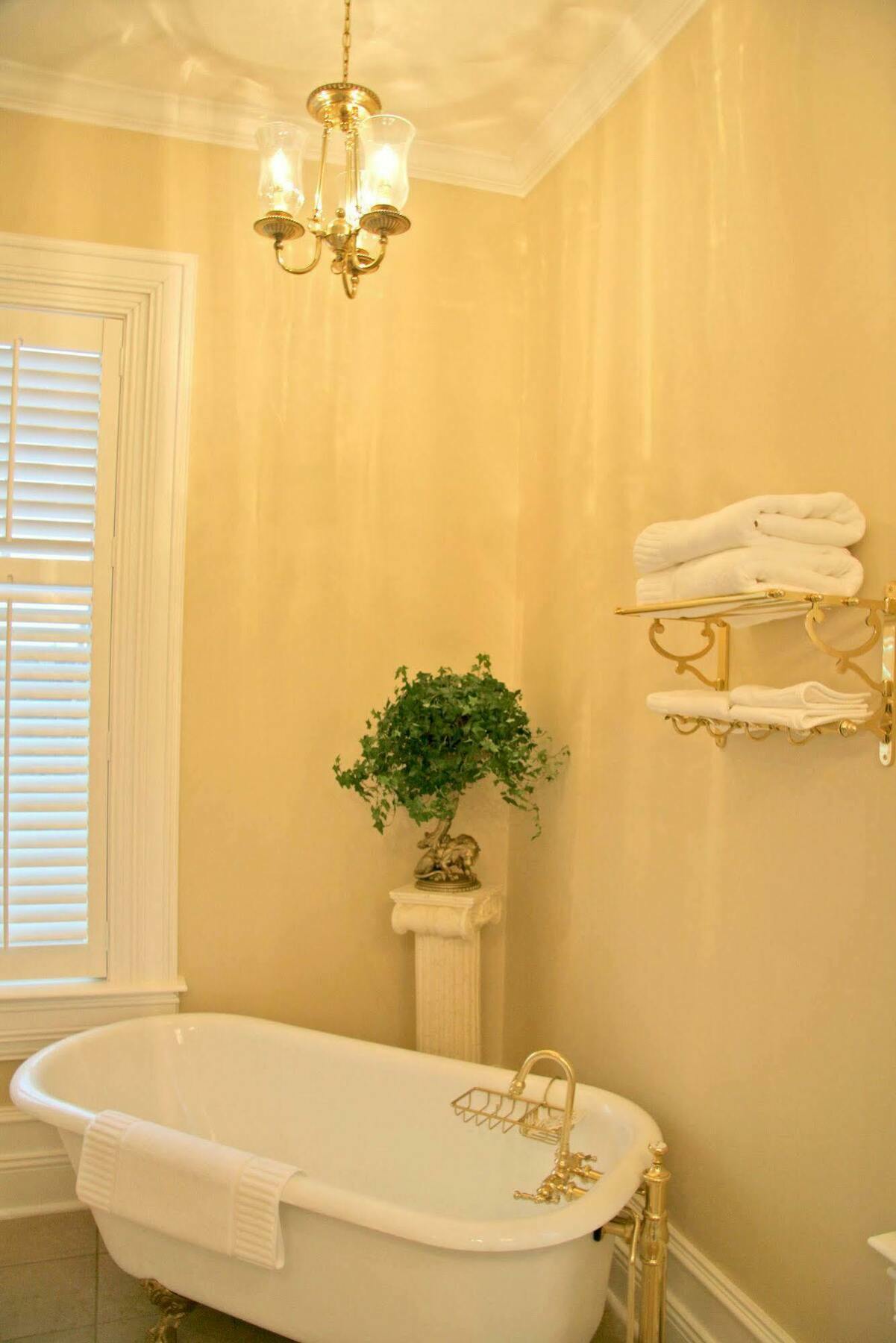 Trinkle Mansion Bed & Breakfast Wytheville Exterior photo